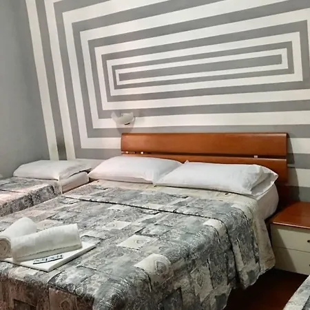 Hi Termini בית הארחה